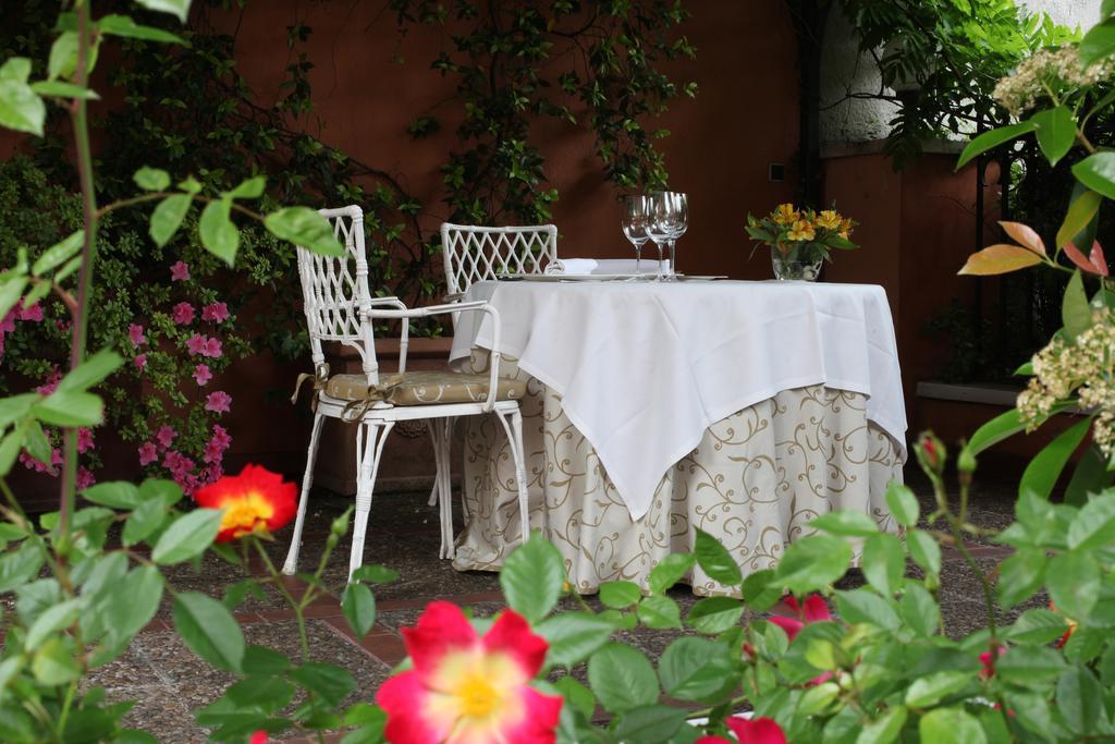 La Quinta De Los Cedros Madrid Exteriör bild